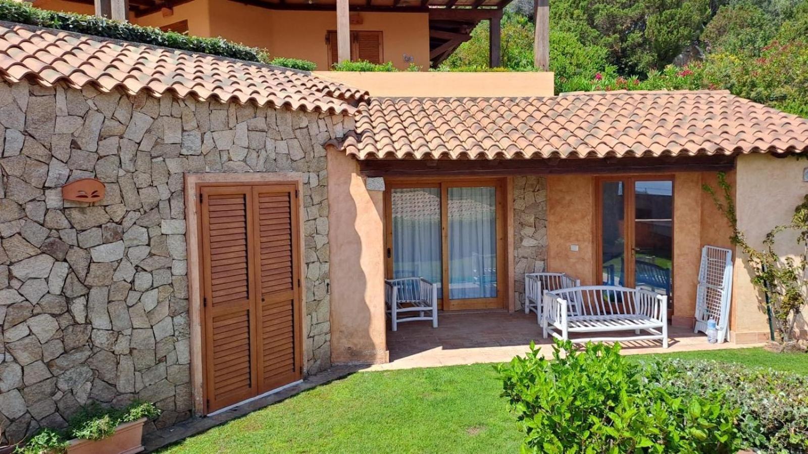 Residenza Del Barone Villa Zoe Chia - Vista Mare מראה חיצוני תמונה