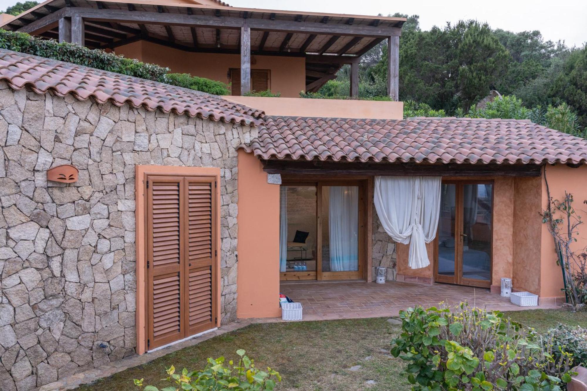 Residenza Del Barone Villa Zoe Chia - Vista Mare מראה חיצוני תמונה