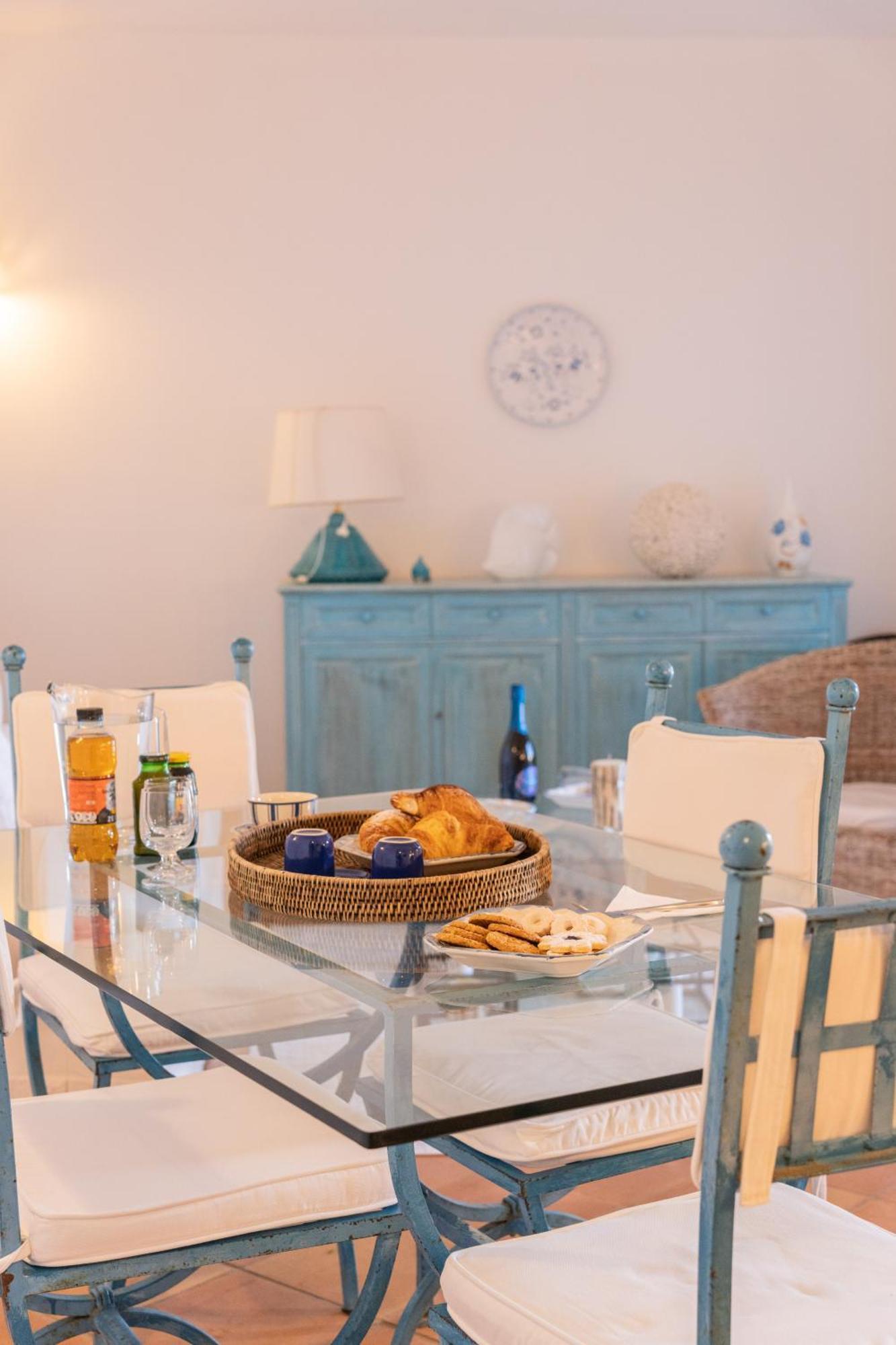 Residenza Del Barone Villa Zoe Chia - Vista Mare מראה חיצוני תמונה