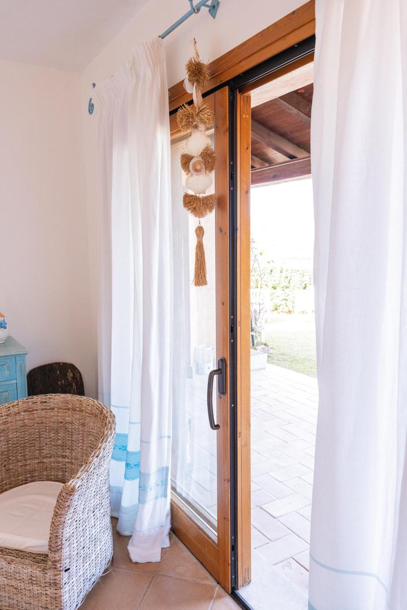 Residenza Del Barone Villa Zoe Chia - Vista Mare מראה חיצוני תמונה