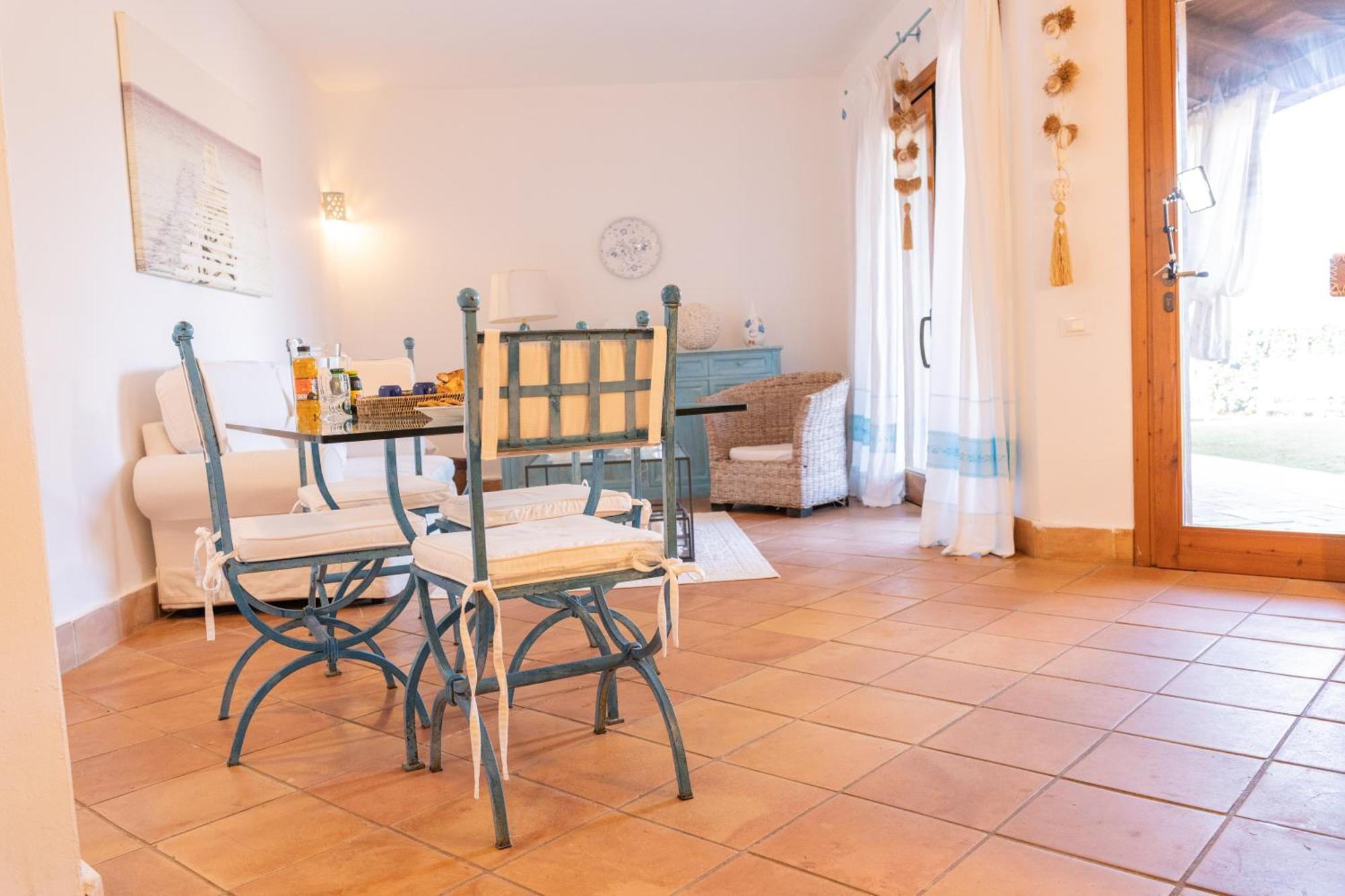 Residenza Del Barone Villa Zoe Chia - Vista Mare מראה חיצוני תמונה