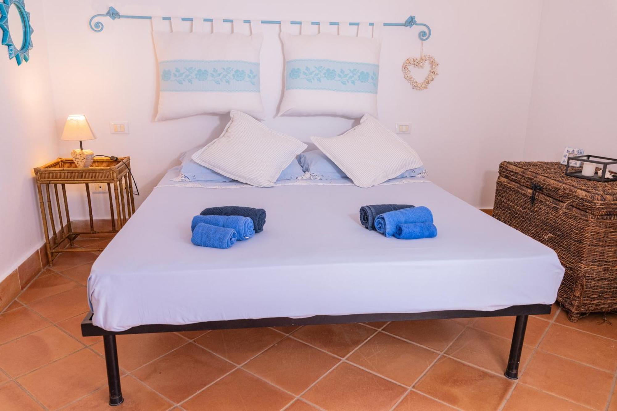 Residenza Del Barone Villa Zoe Chia - Vista Mare מראה חיצוני תמונה