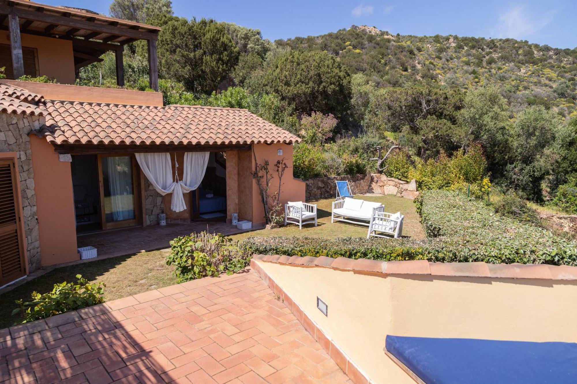 Residenza Del Barone Villa Zoe Chia - Vista Mare מראה חיצוני תמונה